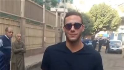 وصول رمضان صبحي لجلسة محاكمته بتهمة التزوير 