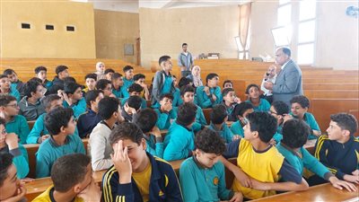 جامعة قناة السويس تعقد برنامجا تربويا لطلاب مدارس الإسماعيلية لمواجهة العنف (صور)