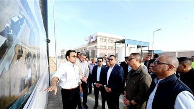 وزير الإسكان ومحافظ الفيوم يختتمان جولتهما بتفقد محطتي معالجة 