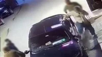 فتاة تحطم سيارة شاب بسبب خلاف على المرور بالبحيرة