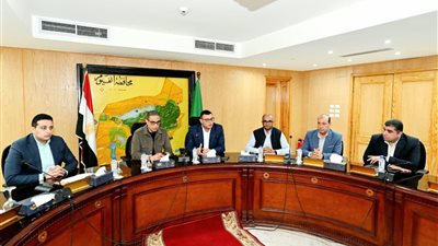 وزير الإسكان ومحافظ الفيوم يتابعان الموقف التنفيذي لمشروعات 