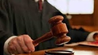 خبير قانوني يكشف حقيقة منع المواطن المقضي عليه من استخراج أوراقه الحكومية