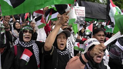 إندونيسيا: أكبر هيئة إسلامية تطالب رئيسها بالاستقالة فورًا بعد استضافة أكاديمي مؤيد للاحتلال