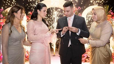 في مقدمتهم بيبو والمجري.. مرجان يحتفل بخطوبة ابنته وسط حضور رفيع المستوى