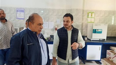 وكيل صحة الوادي الجديد يتابع الخدمة الطبية بمستشفى الفرافرة المركزي