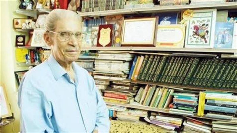 الكاتب يعقوب الشارونى،