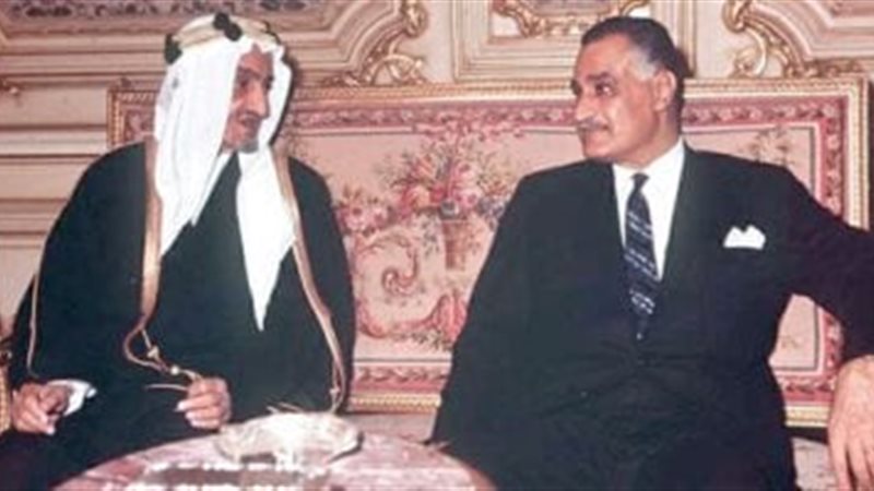 عبد الناصر والملك