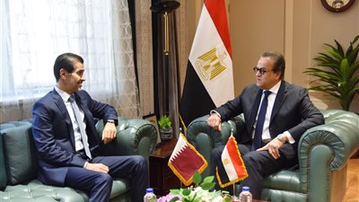 وزير الصحة يبحث مع سفير قطر سبل تقديم المساعدة الطبية للأشقاء الفلسطينيين 