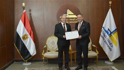 رئيس جامعة دمياط يصدر قرارا بتعيين نائب لشئون خدمة المجتمع وتنمية البيئة