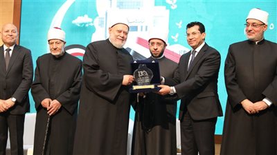 الإفتاء تكرم المفتين السابقين وأسر الراحلين في احتفالها بمرور 130 عامًا على إنشائها