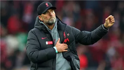 أجراس الخطر تدق في ليفربول.. ضغوط جماهيرية تعجل برحيل سلوت عن الريدز.. و4 عوامل تدفع بإعادة كلوب لقيادة الفريق