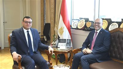 وزيرا الإسكان والعمل يبحثان تعزيز برامج التدريب والتأهيل المهني