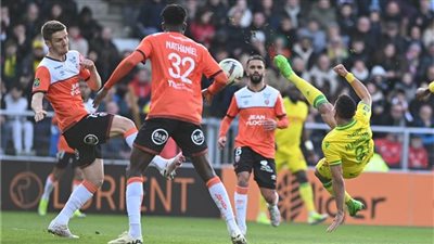 الدوري الفرنسي، لوريان يتقدم على نانت بهدف عكسي في الشوط الأول