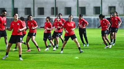 منتخب مصر للكرة النسائية تحت 20 سنة بالقميص الأبيض أمام تونس