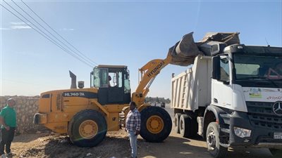 إزالة 13 حالة تعدٍّ بمدينة فايد بالإسماعيلية (صور)