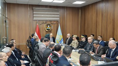 محافظ كفر الشيخ يترأس غرفة العمليات الرئيسية مع انطلاق انتخابات النواب 2025 (صور)