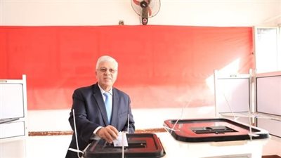 انتخابات مجلس النواب 2025، وزير التعليم العالي يُدلي بصوته بمدرسة سيزا نبراوي
