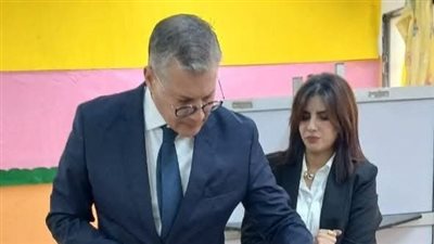انتخابات مجلس النواب، وزير البترول يدلي بصوته في لجنة مدرسة فاطمة عنان بالتجمع