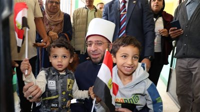 وزير الأوقاف بعد الإدلاء بصوته: المشاركة في الانتخابات واجب وطني وأخلاقي (صور)