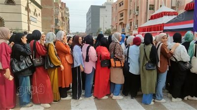  السيدات يتصدرن المشهد بلجان انتخابات النواب في بلبيس (صور) 