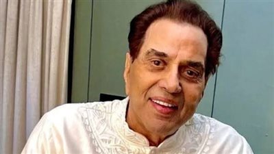 رحيل أسطورة السينما الهندية دارميندرا عن عمر يناهز 89 عاما