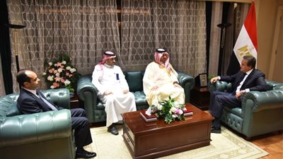 عبد الغفار يبحث تعزيز التعاون الطبي مع هيئة التخصصات الصحية السعودية 