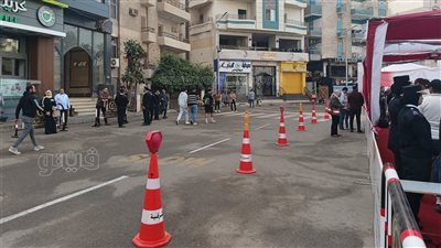 انتشار مكثف لوحدات المفرقعات والكلاب البوليسية حول لجان انتخابات النواب بالشرقية (صور)