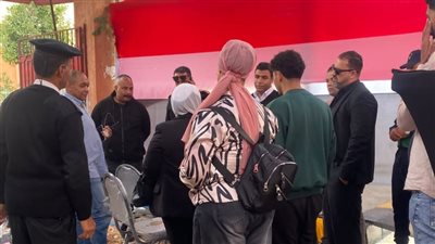 انتخابات النواب 2025، ممرات ومقاعد خاصة لكبار السن وذوي الهمم في لجنة المعهد الديني بالعبور (صور)