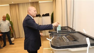محافظ القاهرة: غرفة العمليات المركزية لم تتلق شكاوى بشأن العملية الانتخابية (صور)