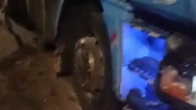 سيارة مواد بترولية تصطدم برصيف كوبري العامرية الجديد بالإسكندرية 