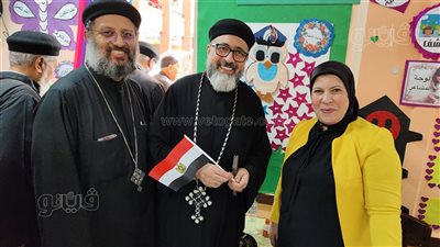 المتحدث الإعلامي ومسئول العلاقات العامة لمطرانية الأرثوذكس ببورسعيد يدليان بصوتهما الانتخابي (صور)