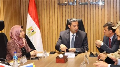 محافظ دمياط يتابع من مركز السيطرة انتظام العملية الانتخابية باللجان (صور) 