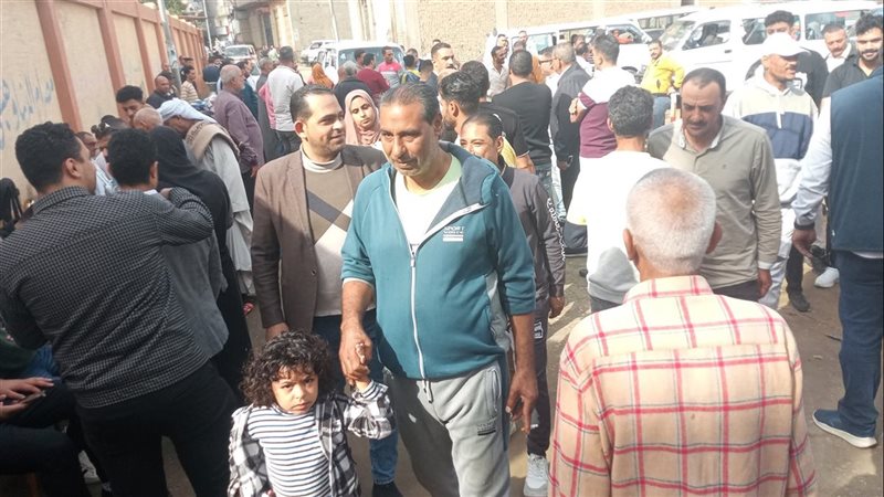 إقبال كبير على اللجان