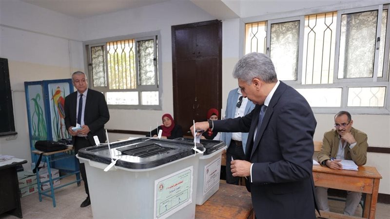 وزير السياحة والآثار