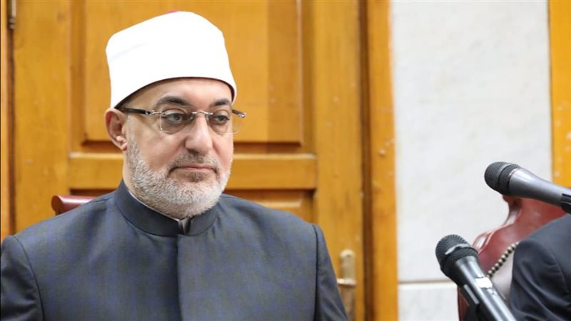 الدكتور نظير عياد،