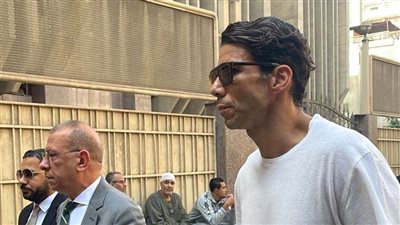 وصول شريف إكرامي وأشرف عبد العزيز جلسة محاكمة رمضان صبحي (فيديو وصور) 