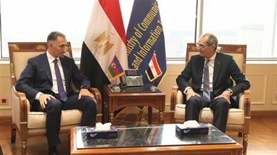 وزير الاتصالات يبحث مع نظيره الأذربيجاني تعزيز التعاون المشترك