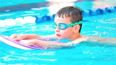 أسباب رعشة طفلك أثناء تمرين السباحة 
