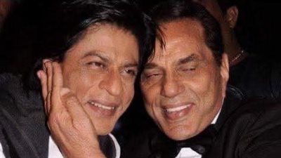 شاروخان يودع دارميندرا بكلمات مؤثرة: كنت لي بمثابة الأب