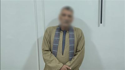 فيديو يكشف الواقعة، ضبط متهم بشراء أصوات الناخبين في المنوفية 