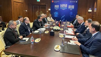 وزير الصحة يناقش مع نظيره التركي تعزيز التعاون المشترك ونظم الإنذار المبكر للأوبئة 