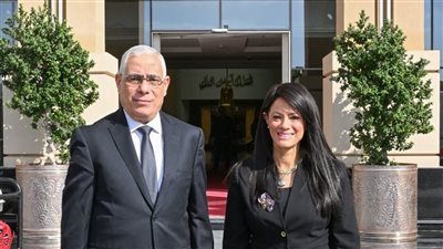 وزيرة التخطيط تسلم النيابة العامة مركباتٍ ذكية لتقديم خدماتها الرقمية للمواطنين