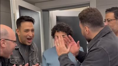 من دخلتك علينا، حميد الشاعري يرقص مع تامر حسين في كواليس تسجيل أغنيته الجديدة 