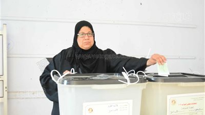 إقبال متوسط على لجنة القومية بالساحل في شبرا مصر وسط أجواء هادئة (فيديو)