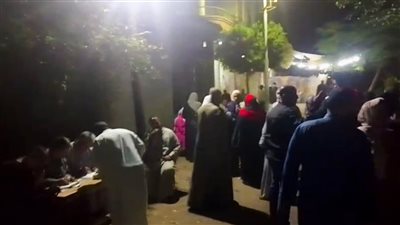 قبل ساعات من الإغلاق، تزايد أعداد الناخبين أمام اللجان بالغربية