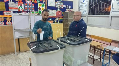 إقبال متوسط من الناخبين على لجنة مدرسة مصطفى حافظ بعين شمس (صور)