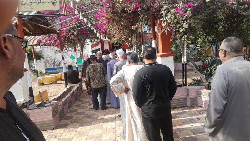 اقبال المواطنين بكفر