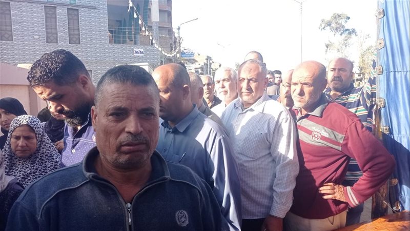 طوابير الناخبين أمام