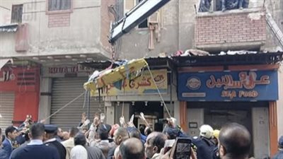 إصابة 3 أشخاص وإنقاذ خمسة فى انهيار عقار قديم بمنطقة كرموز بالإسكندرية 