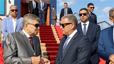 محافظ الإسماعيلية يهنئ رئيس هيئة قناة السويس بتوقيع اتفاقية الشراكة مع ميرسك